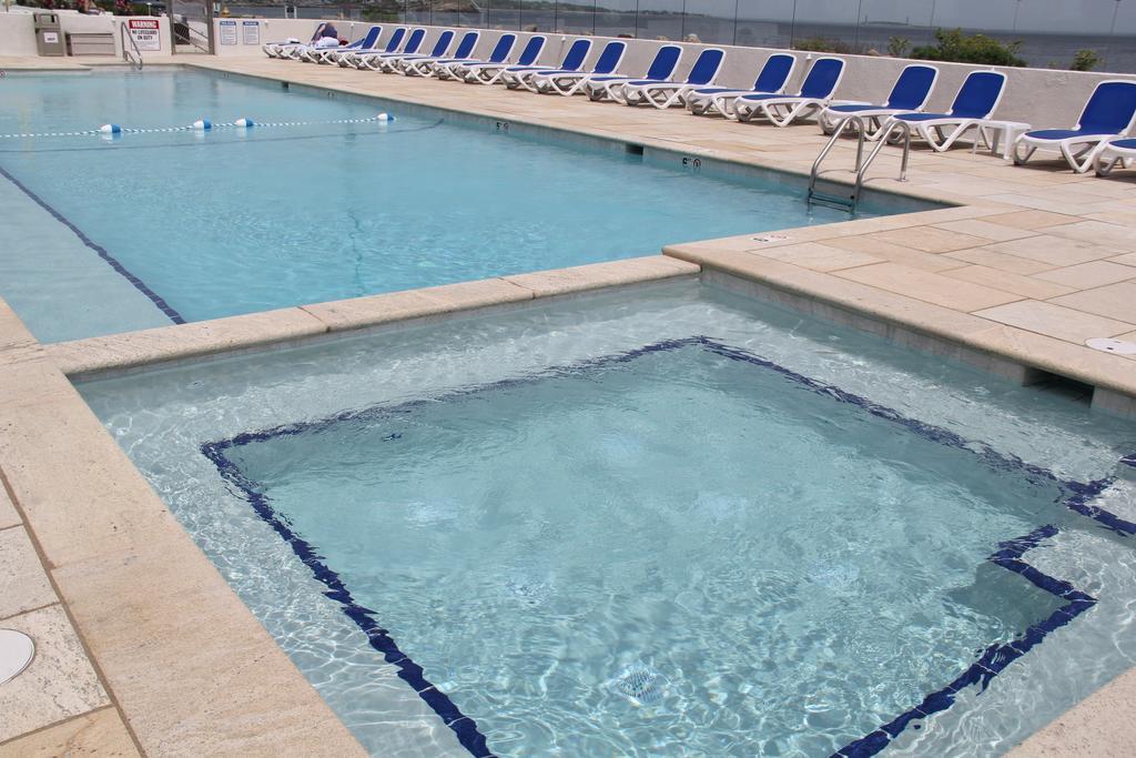 Ocean House Hotel At Bass Rocks Gloucester Buitenkant foto